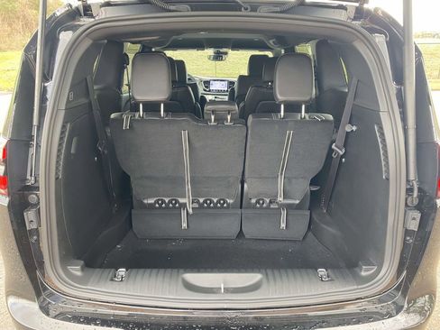 New 2026 Chrysler Pacifica Select image 8