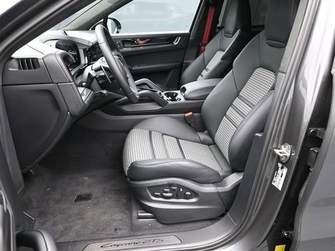 Certified 2025 Porsche Cayenne GTS AWD/4WD image 5