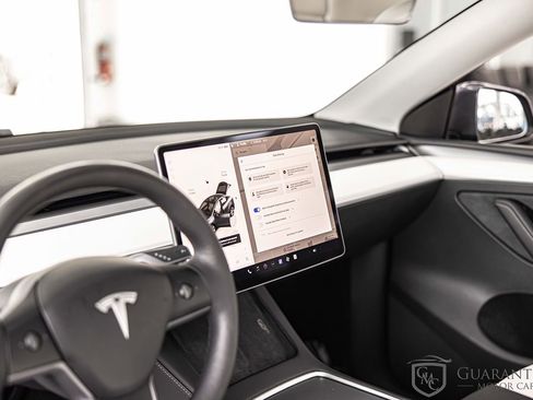 Used 2023 Tesla Model Y Long Range AWD/4WD image 22
