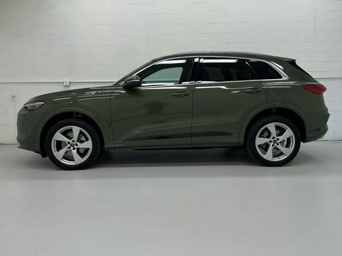 Used 2025 Audi Q5 Premium Plus w/ Premium Plus AWD/4WD image 3