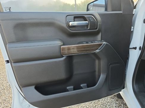 Used 2021 Chevrolet Silverado 1500 LT AWD/4WD image 11