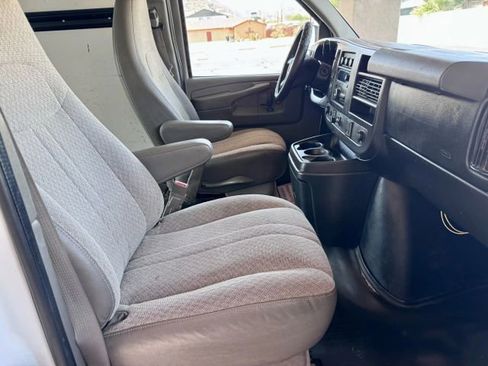 Used 2015 Chevrolet Express 2500 image 13