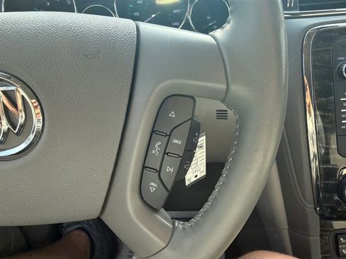 Used 2014 Buick Enclave Leather image 18