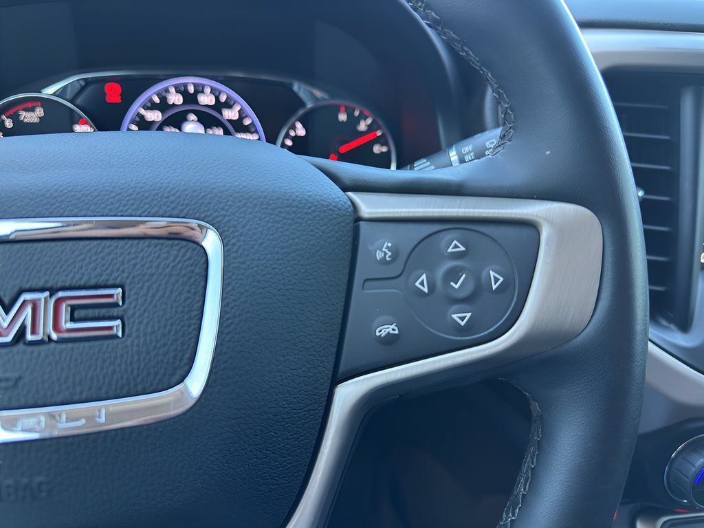 Used 2023 GMC Acadia Denali w/ Denali Technology Package AWD/4WD image 19