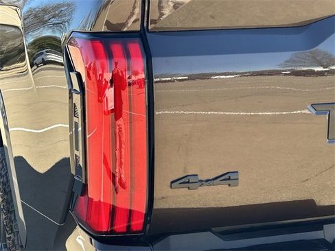 Used 2024 Toyota Tundra Limited w/ Power Package image 7