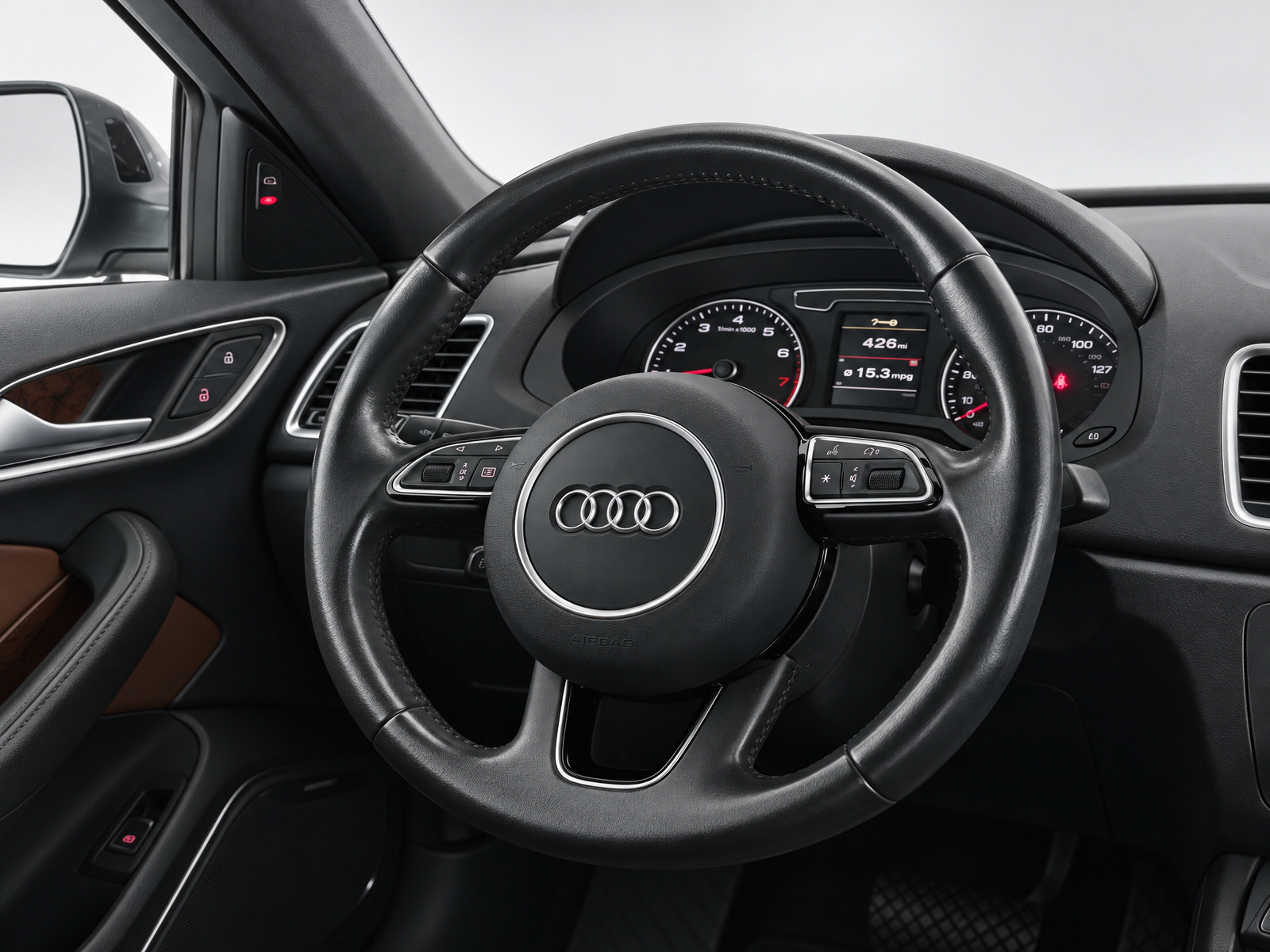 Used 2017 Audi Q3 2.0T Prestige w/ Prestige Package FWD image 33