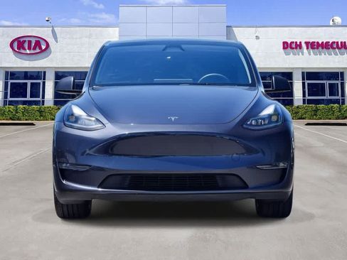 Used 2024 Tesla Model Y Long Range AWD/4WD image 2