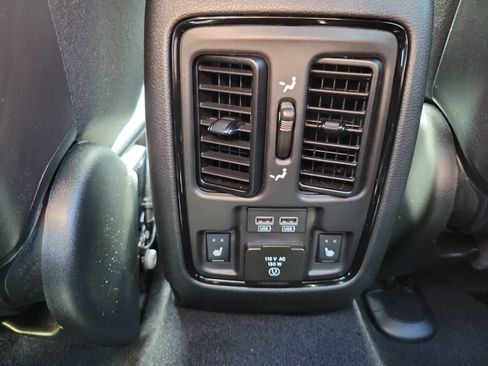 Used 2023 Dodge Durango GT image 12