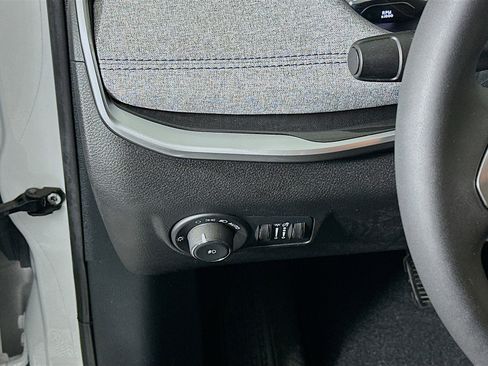 Used 2024 Jeep Compass Latitude image 17