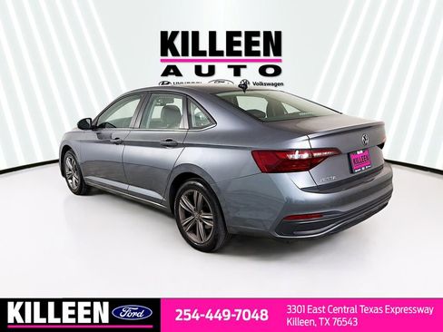 Used 2022 Volkswagen Jetta SE w/ Panoramic Sunroof Package image 6