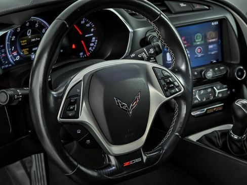 Used 2015 Chevrolet Corvette Z06 w/ 3LZ Preferred Equipment Group RWD image 20