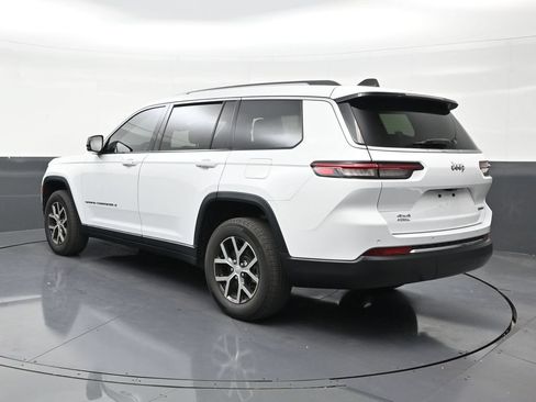 Used 2023 Jeep Grand Cherokee L Limited AWD/4WD image 3