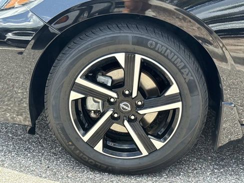 Certified 2024 Nissan Sentra SV FWD image 11