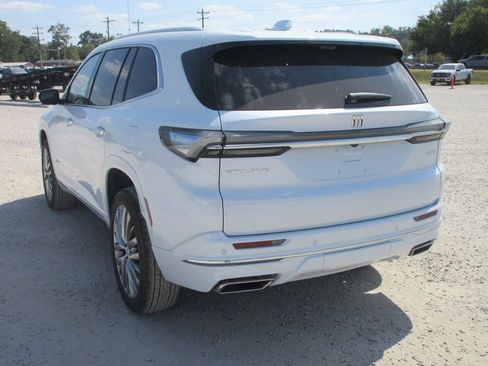New 2026 Buick Enclave Avenir w/ Super Cruise Package FWD image 7