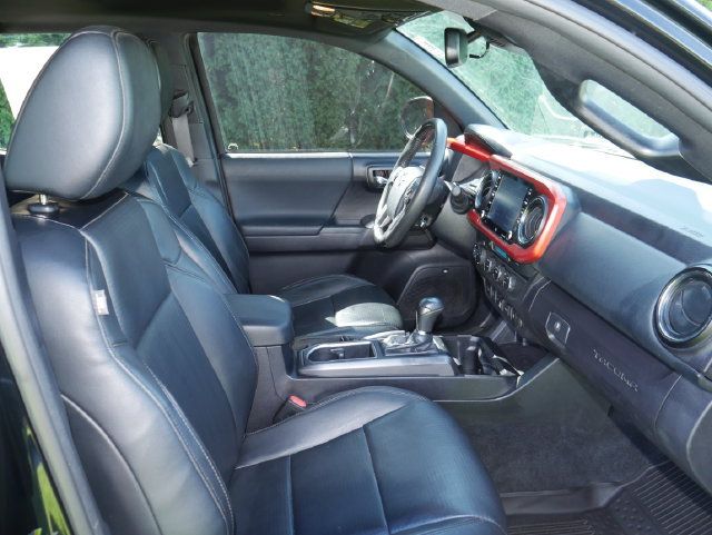 Used 2020 Toyota Tacoma TRD Off-Road w/ TRD Premium Off Road Package AWD/4WD image 27