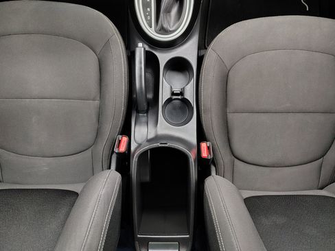 Used 2017 Kia Soul Base image 23