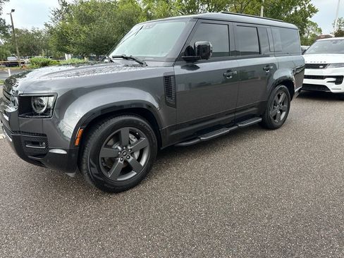 Used 2025 Land Rover Defender 130 X-Dynamic SE AWD/4WD image 1