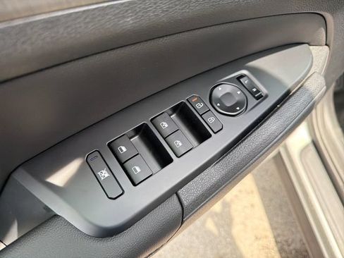 New 2026 Kia Sportage X-Line w/ X-Line Premium Package AWD/4WD image 18