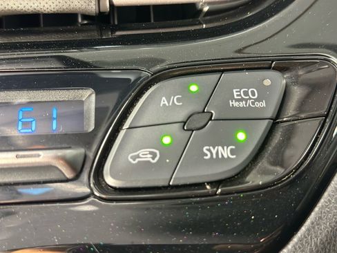 Used 2018 Toyota C-HR XLE image 21