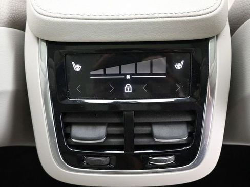 Used 2023 Volvo XC90 T8 Plus image 35