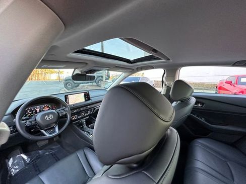 Used 2025 Honda Accord Touring image 36
