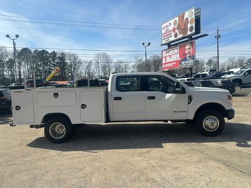 Used 2022 Ford F350 XL w/ Power Equipment Group image 4