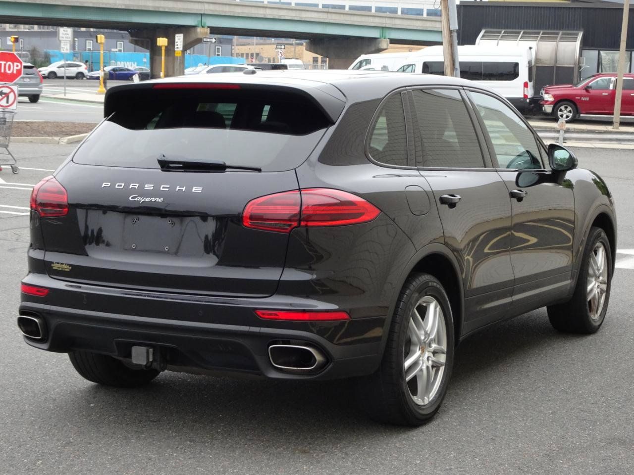 Used 2016 Porsche Cayenne AWD/4WD image 7