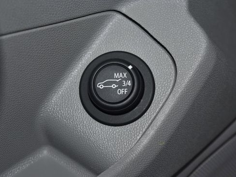 Used 2024 GMC Terrain SLT image 7