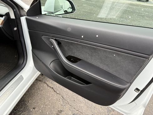 Used 2018 Tesla Model 3 Long Range image 11