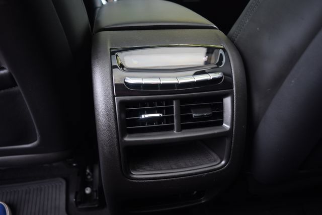 Used 2019 Cadillac XT5 Platinum AWD/4WD image 18
