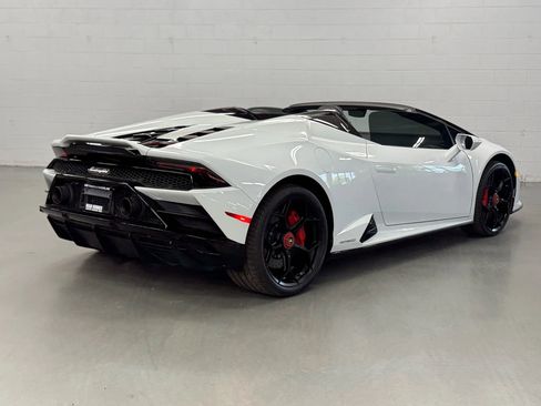Used 2020 Lamborghini Huracan EVO image 20