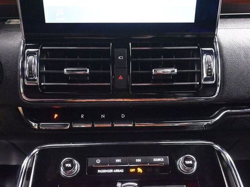 Used 2019 Lincoln Navigator L Reserve image 38