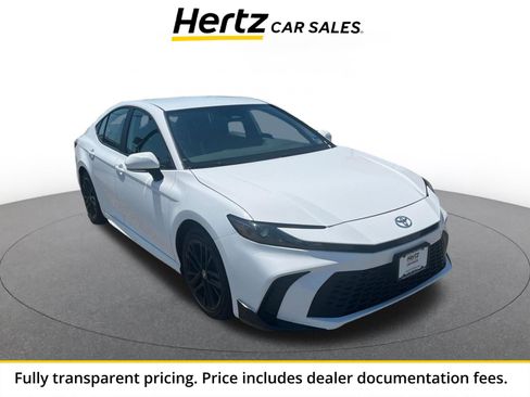 Used 2025 Toyota Camry SE FWD image 1