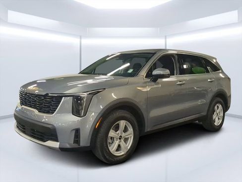 Used 2025 Kia Sorento LX FWD image 7