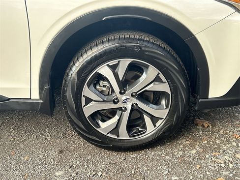 Certified 2022 Subaru Outback Limited image 13