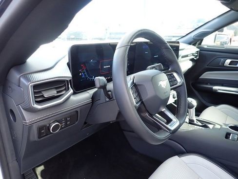 Used 2025 Ford Mustang Premium image 14