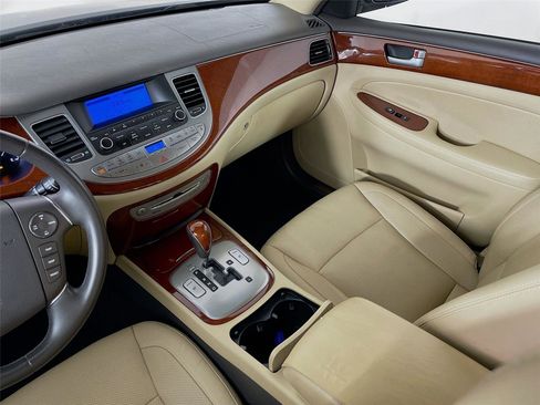 Used 2012 Hyundai Genesis 3.8 image 25