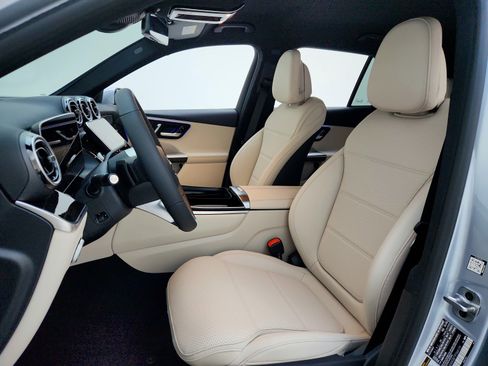 New 2026 Mercedes-Benz GLC 300 image 16