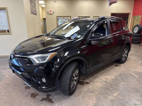 Used 2018 Toyota RAV4 XLE w/ Plus Extra Value Package AWD/4WD image 3
