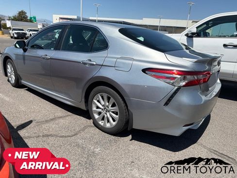 Used 2019 Toyota Camry SE FWD image 18