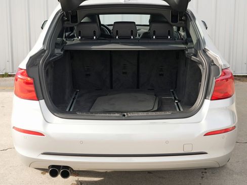 Used 2017 BMW 330i Gran Turismo xDrive image 9