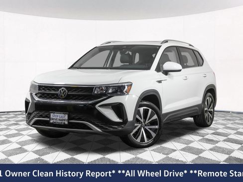 Used 2023 Volkswagen Taos SE w/ Panoramic Sunroof Package AWD/4WD image 2