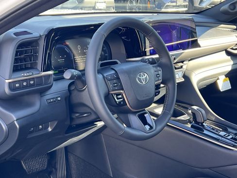 New 2025 Toyota Crown Signia image 11