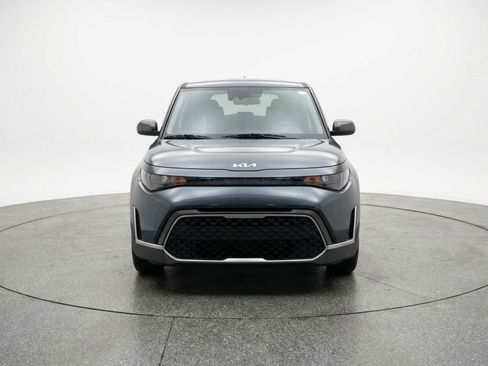 Used 2025 Kia Soul LX w/ LX Technology Package FWD image 2