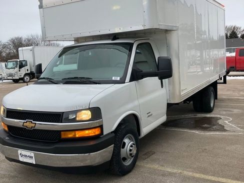 New 2025 Chevrolet Express 4500 4500 Series w/ Power Convenience Package image 10