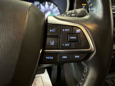 Used 2021 Toyota Highlander XSE image 24