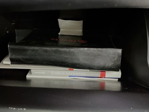 Used 2018 Toyota RAV4 XLE image 35