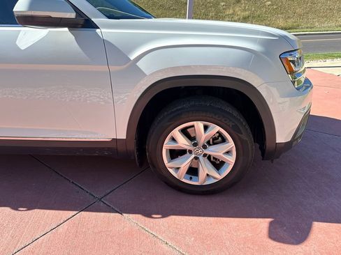 Used 2018 Volkswagen Atlas SEL AWD/4WD image 36