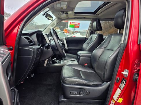 Used 2014 Toyota 4Runner Limited image 9