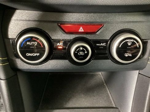 Used 2022 Subaru Crosstrek 2.5i Sport w/ Moonroof Package image 21